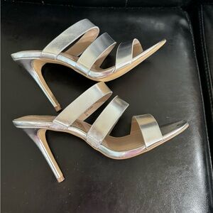 Charles David 4” silver, 3-banded fashion sandal. Size 8.
